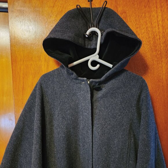 Women's Medium Worthington Gray Wool W/ Velvet Lined Hood Button Close Coat Cape - Picture 1 of 10